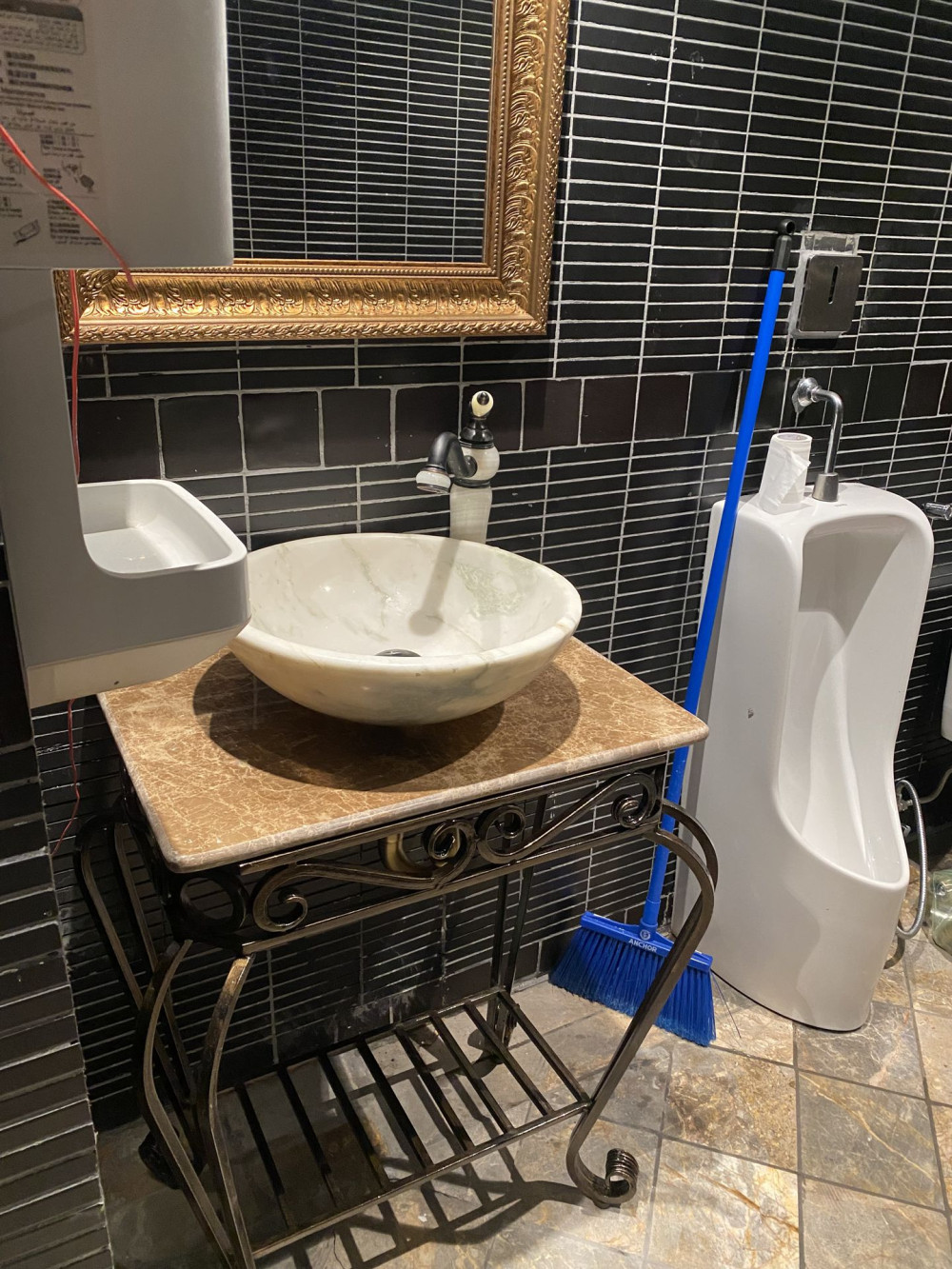 Bộ khung sắt mặt bàn đá để lavabo KANLY FP04 - 7
