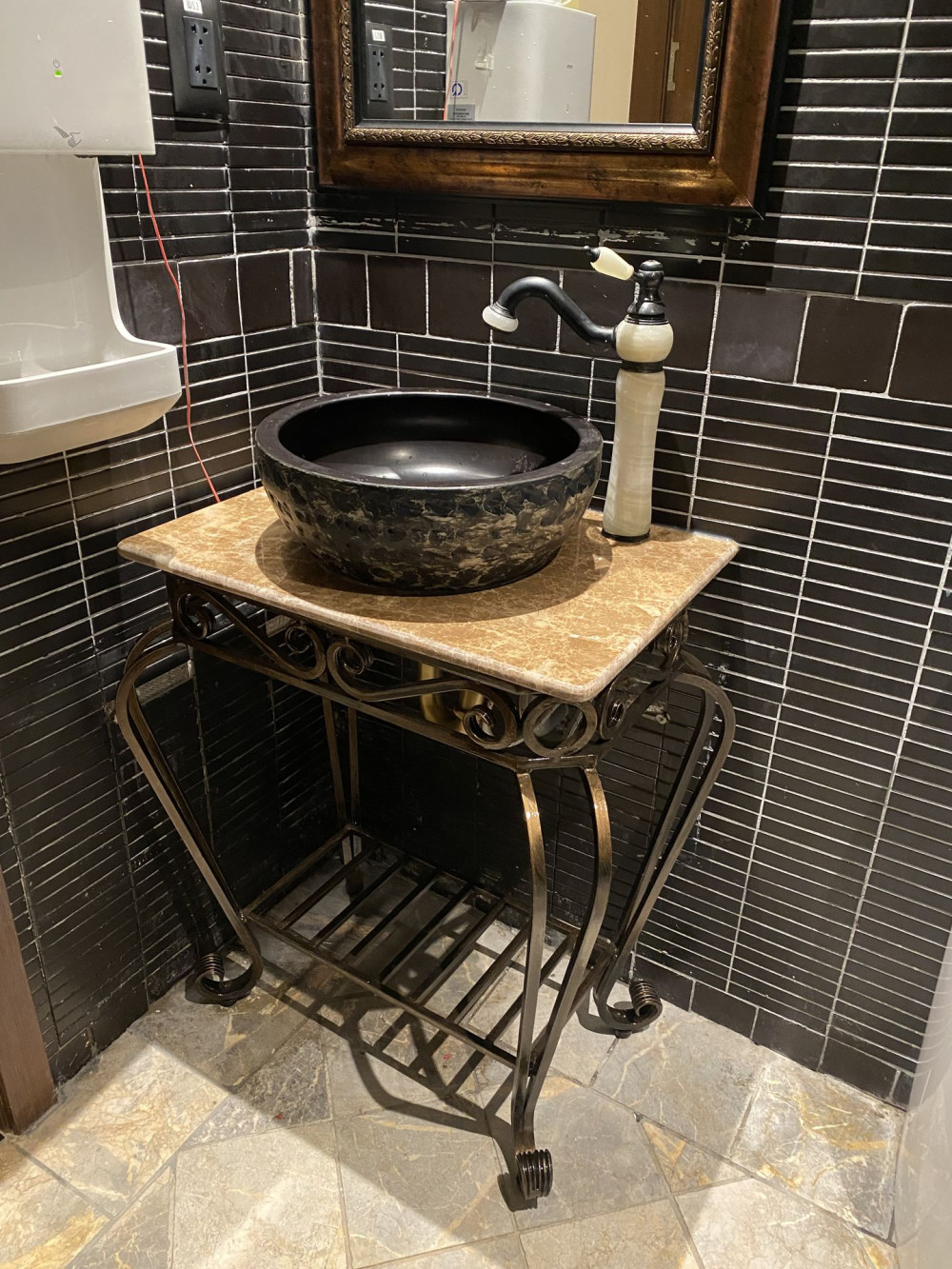 Bộ khung sắt mặt bàn đá để lavabo KANLY FP04 - 6