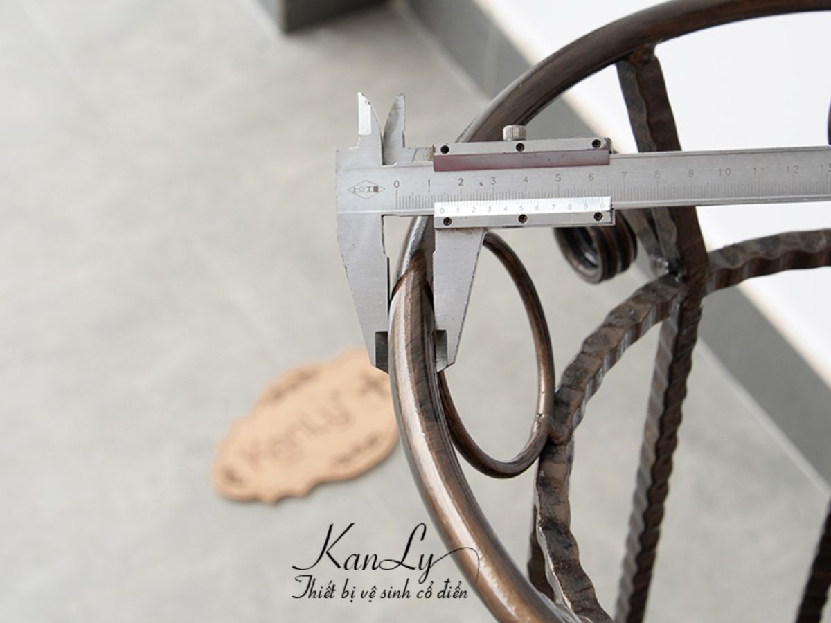 Kệ sắt để lavabo Kanly FP03 - 8