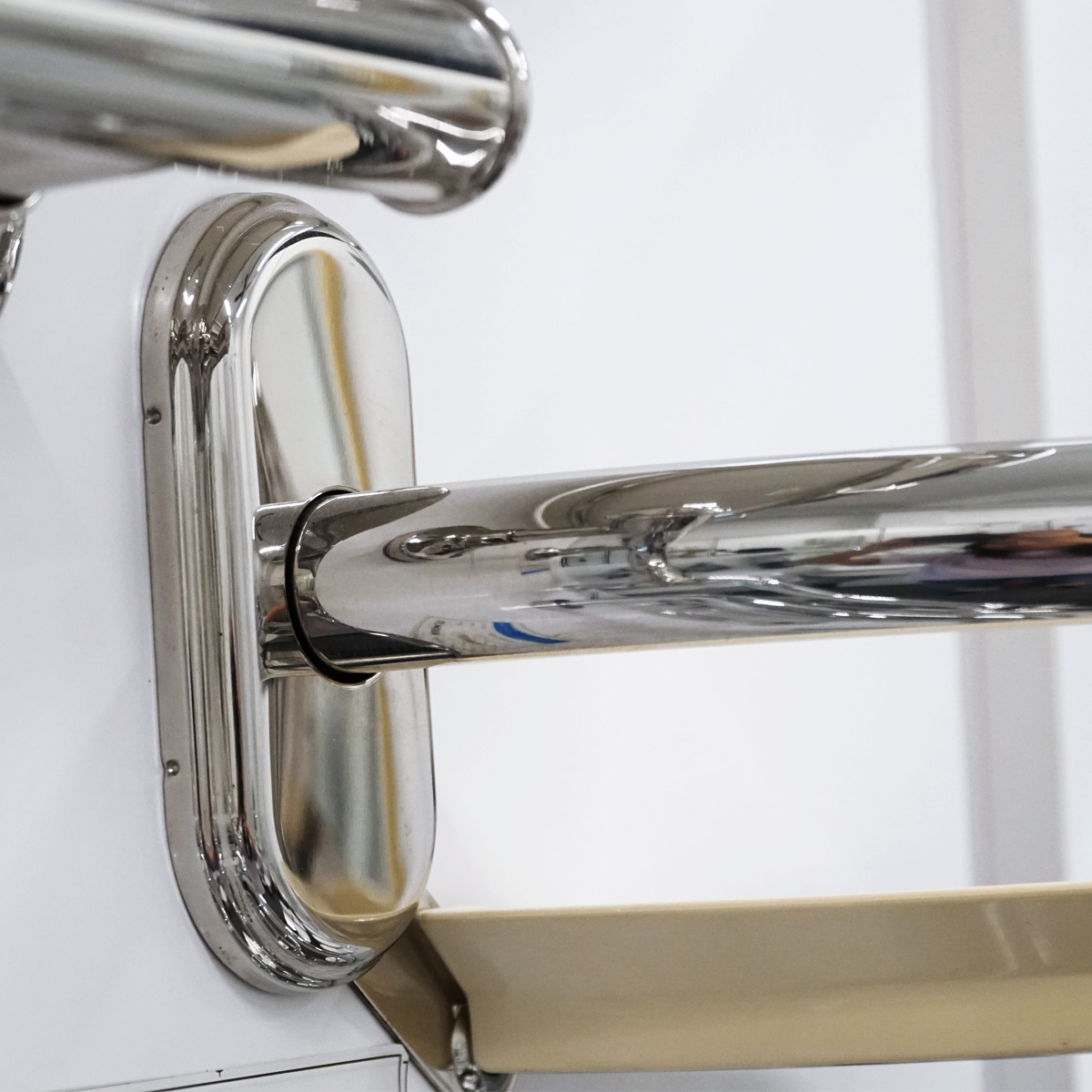 Thanh tay vịn & kệ inox MOEN LR2356DCH - 3