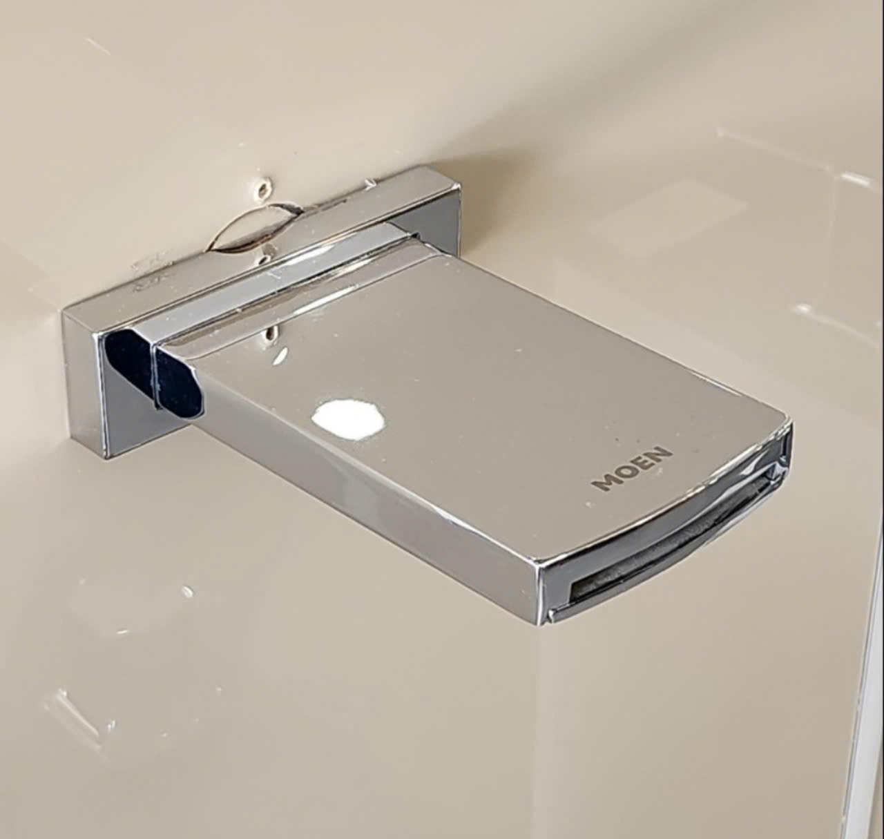 Xả dưới âm tường MOEN 57948 - 2
