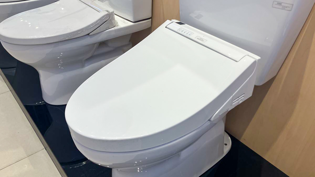 Nắp bồn cầu thông minh TOTO TCF24410AAA (W14) Washlet C5 - 3