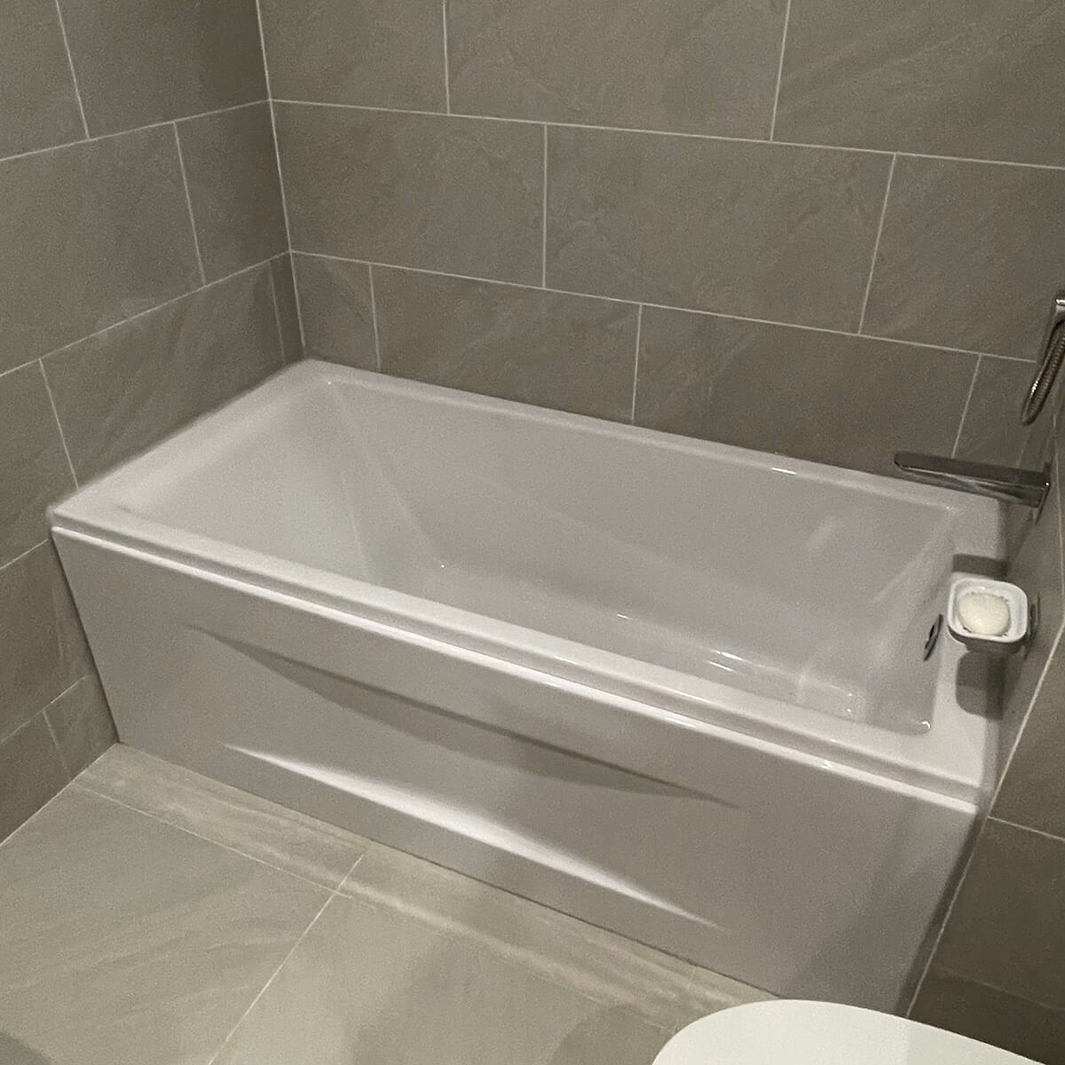 Bồn tắm yếm TOTO PAY1525VC#W TVBF411 nhựa 1m5 gồm bộ xả thải - 8