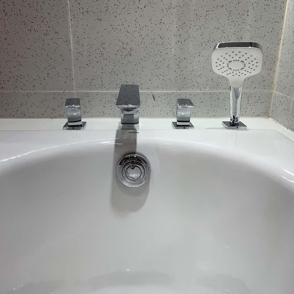 Vòi xả bồn tắm TOTO TBG02202A nóng lạnh kèm tay sen - 3