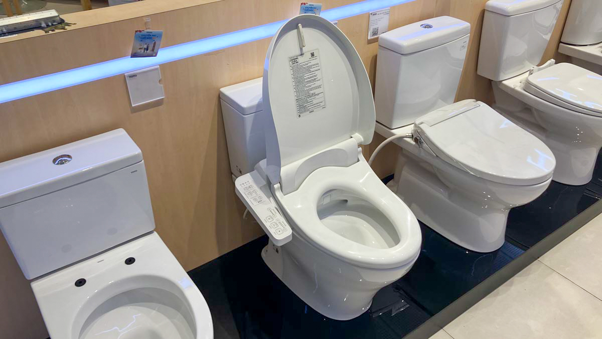 Bồn cầu TOTO CS326DW18 2 khối nắp điện tử TCF23710AAA Washlet C2 cơ bản - 6