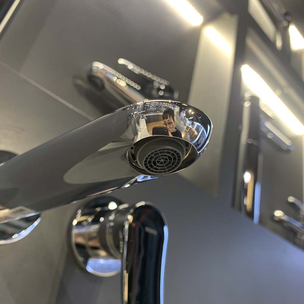 Vòi lavabo nóng lạnh gắn tường LF TOTO TLS04308B - 5