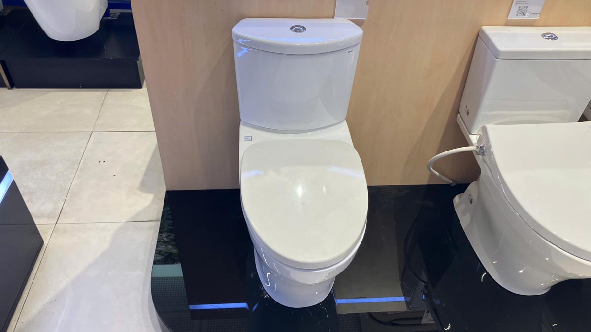 Bồn cầu 2 khối TOTO CS838DT3 nắp đóng êm TC385VS - 3