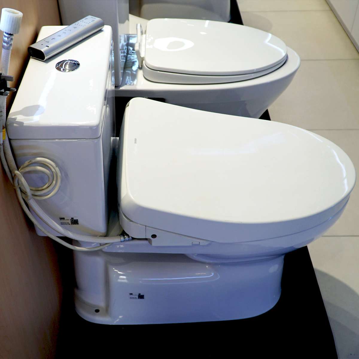 Bồn cầu TOTO CS302DW11 2 khối nắp điện tử Washlet S7 TCF4911Z - 3