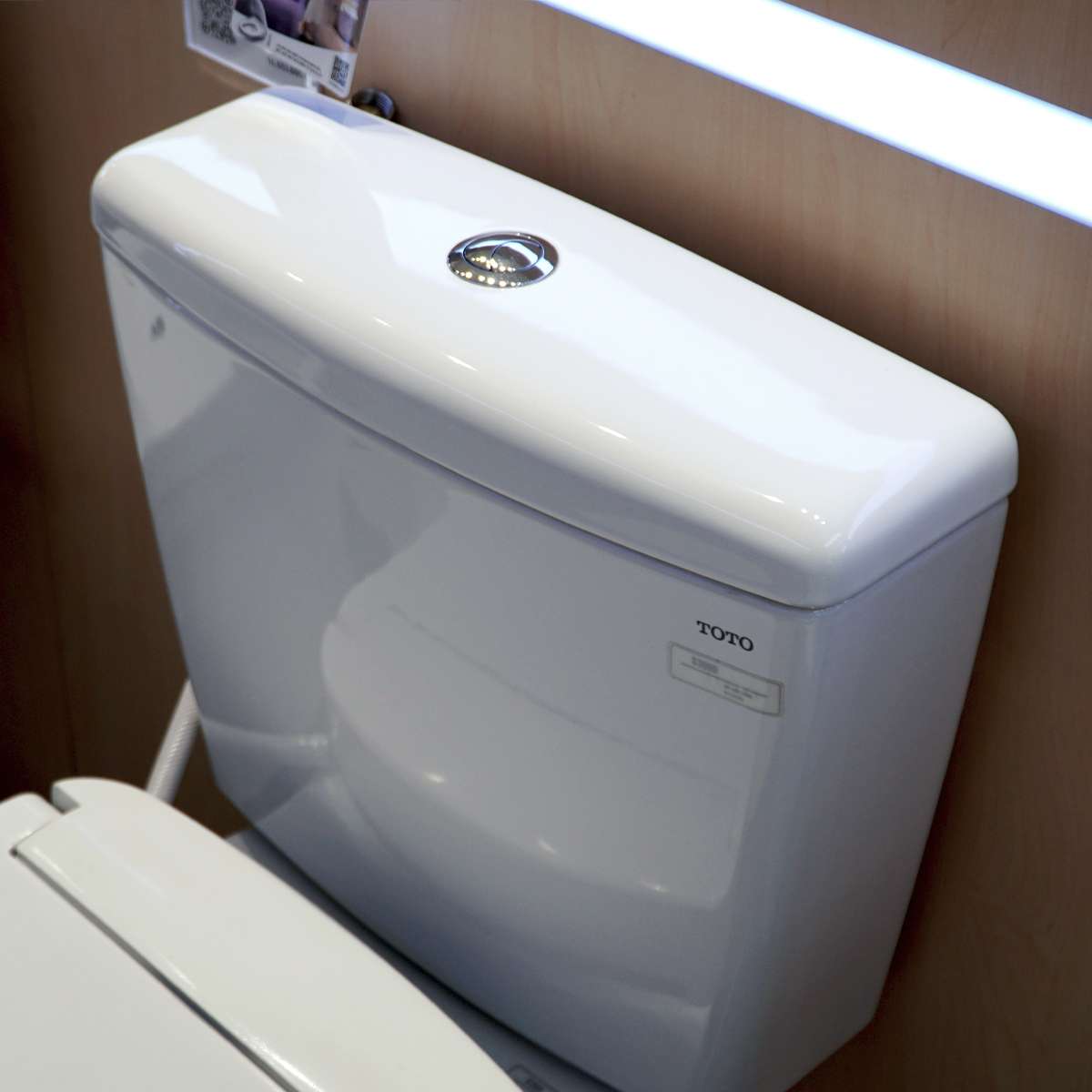 Bồn cầu TOTO CS300DRE2 2 khối nắp rửa cơ TCW07S - 6