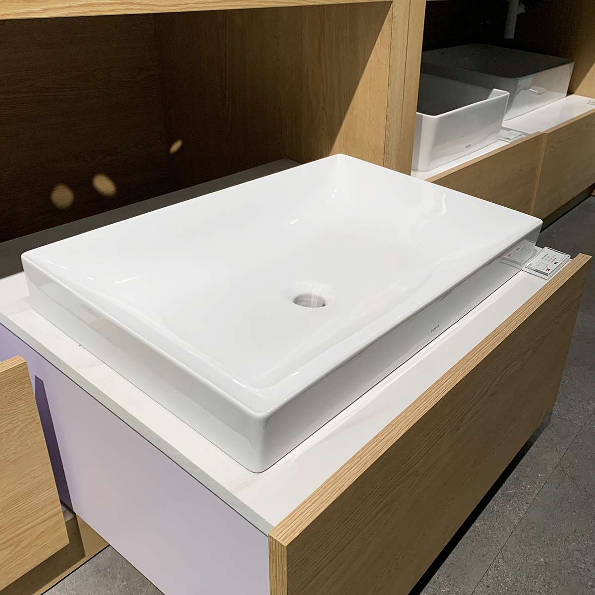 Chậu lavabo đặt bàn TOTO LT4716G19#XW (LT4716G19XW) trắng bóng vành mỏng Linear Ceram - 4