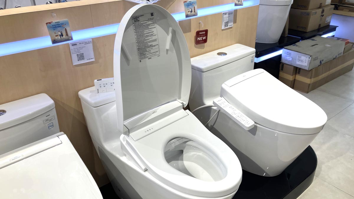 Nắp bồn cầu thông minh TOTO TCF34461GAA (W25) Washlet S5 - 4