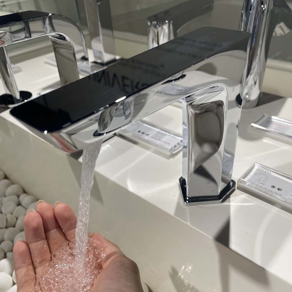 Vòi lavabo cảm ứng TOTO TLE20006A - 6
