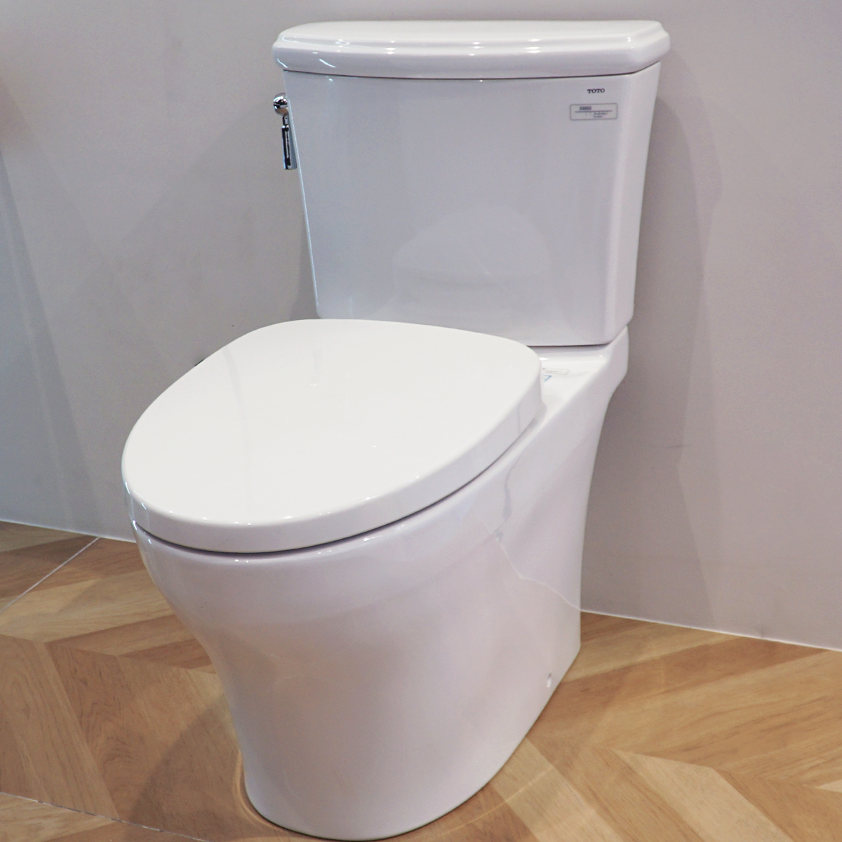 Bồn cầu 2 khối TOTO CS986GT3 nắp đóng êm TC385VS - 4