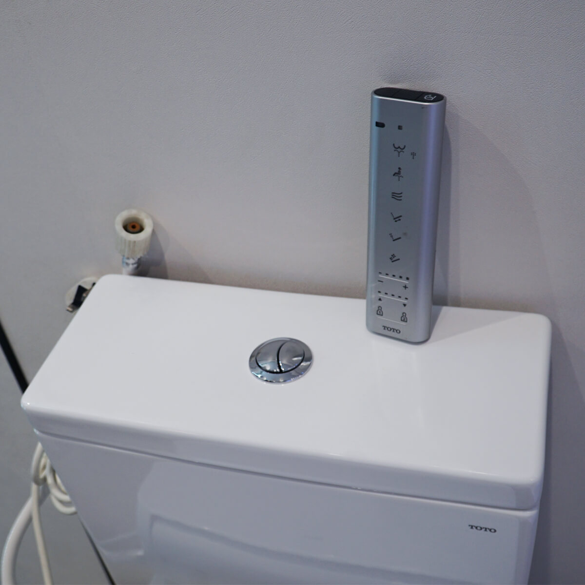 Bồn cầu TOTO CS326DW11 2 khối nắp điện tử Washlet S7 TCF4911Z - 6