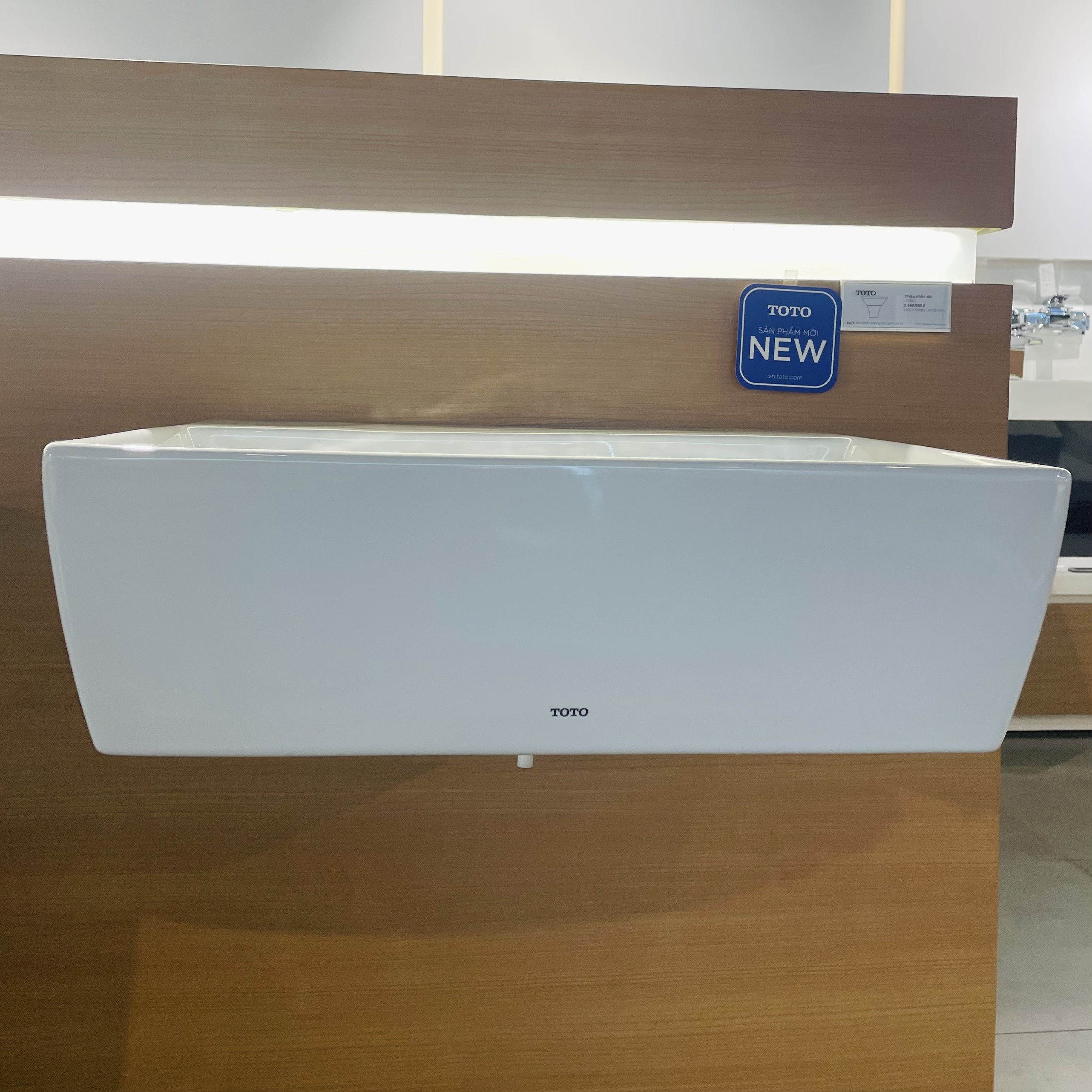 Chậu lavabo treo tường TOTO LT328C - 4