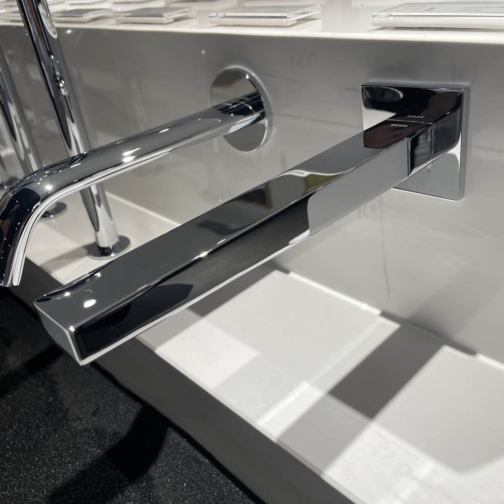 Vòi lavabo cảm ứng gắn tường TOTO TLE25010A - 3
