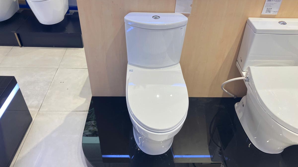 Bồn cầu 2 khối TOTO CS838DT10 nắp đóng êm TC395VS - 3
