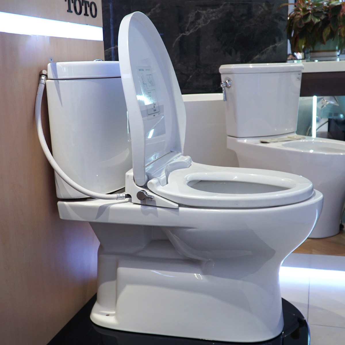 Bồn cầu TOTO CS325DRE2 2 khối nắp rửa cơ TCW07S - 6