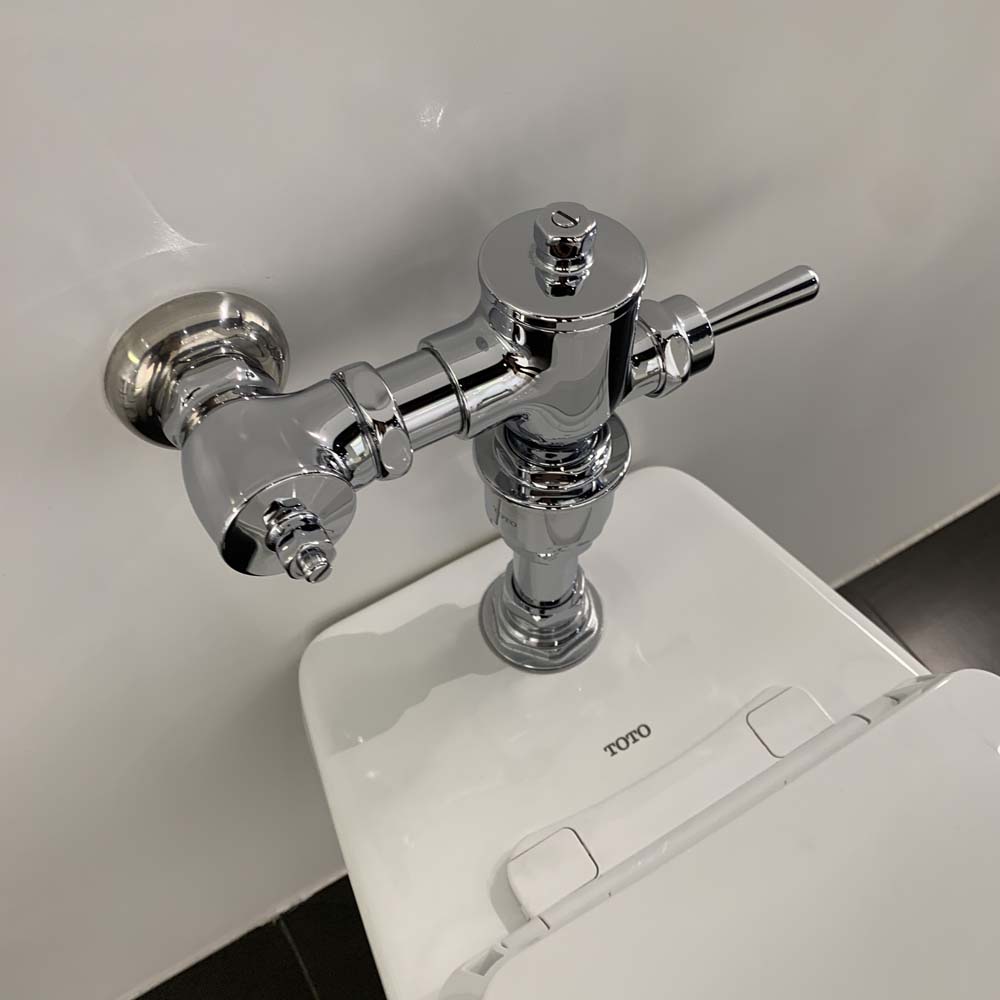 Bồn cầu đặt sàn nắp êm TOTO CW705ENJ (van xả trực tiếp) - 9