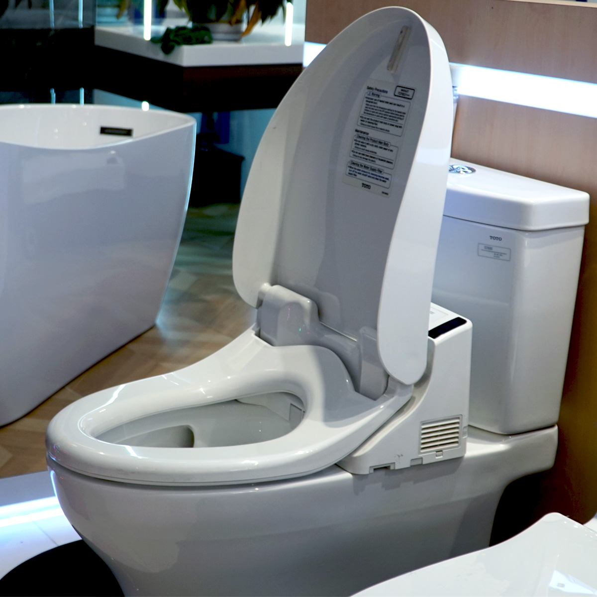 Bồn cầu nắp rửa điện tử TOTO 2 khối CS769DRW6 - 7