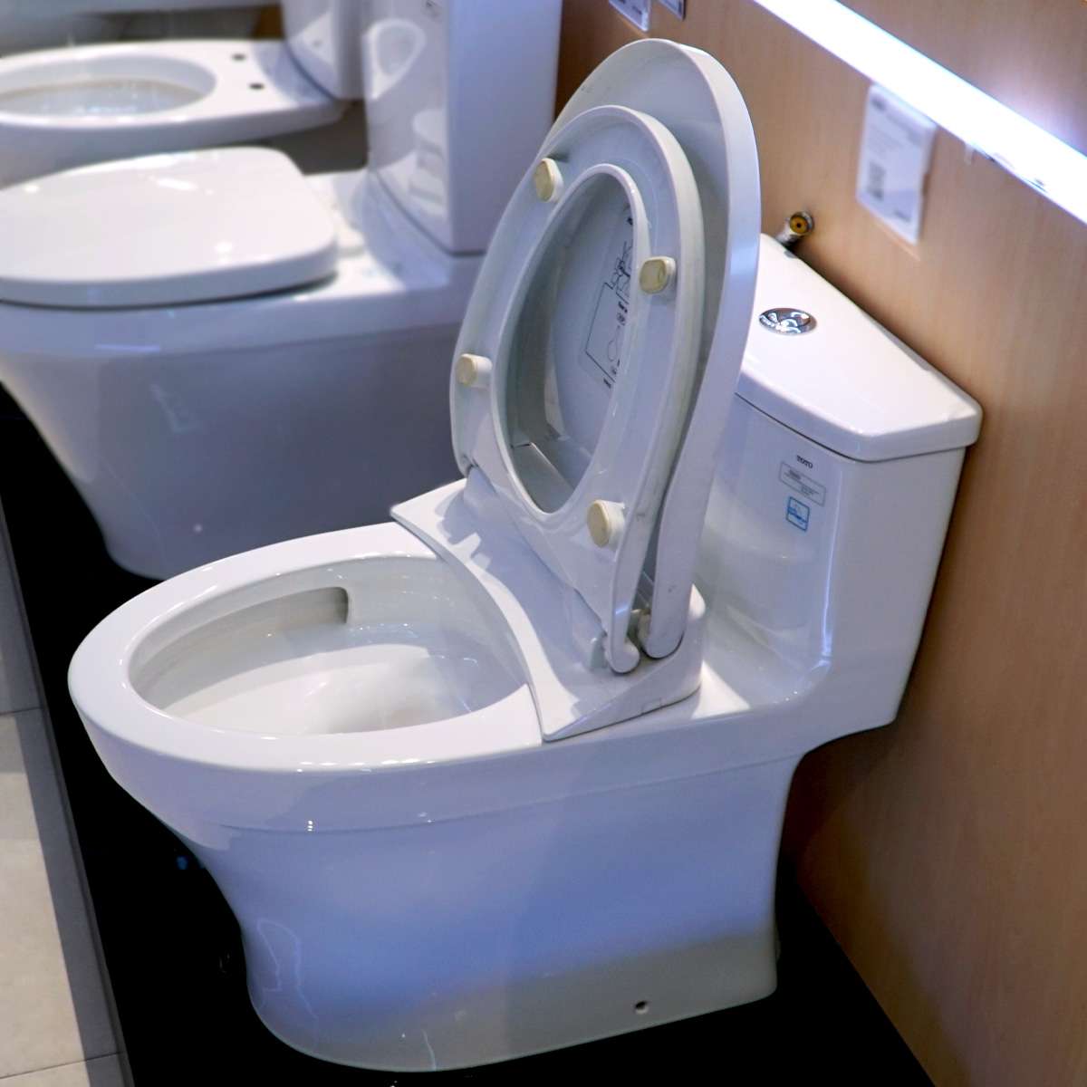 Bồn cầu TOTO MS885DE2 1 khối nắp rửa cơ TCW07S - 10