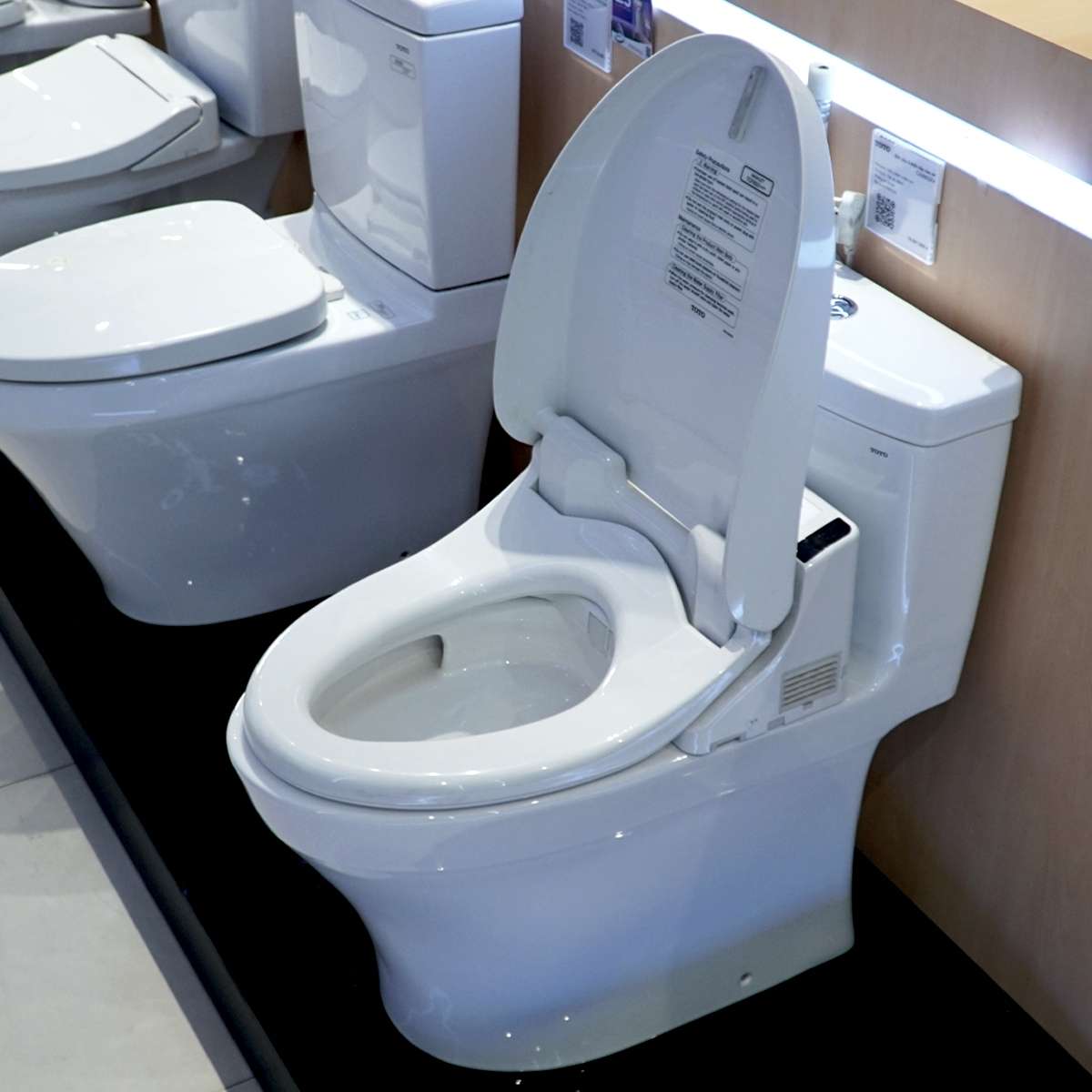 Bồn cầu nắp rửa điện tử TOTO 1 khối MS889DRW6 - 10