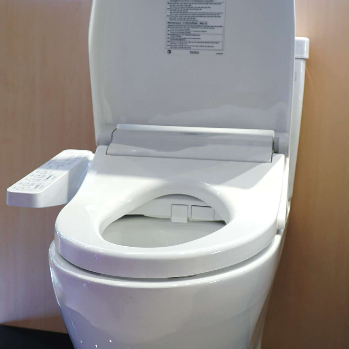 Bồn cầu TOTO CS769DRW16 2 khối nắp điện tử Washlet C2 TCF23410AAA - 7