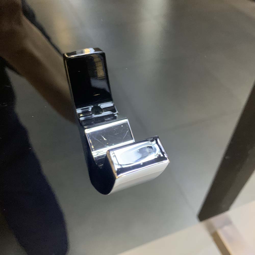 Móc áo G vuông TOTO YRH903V - 5