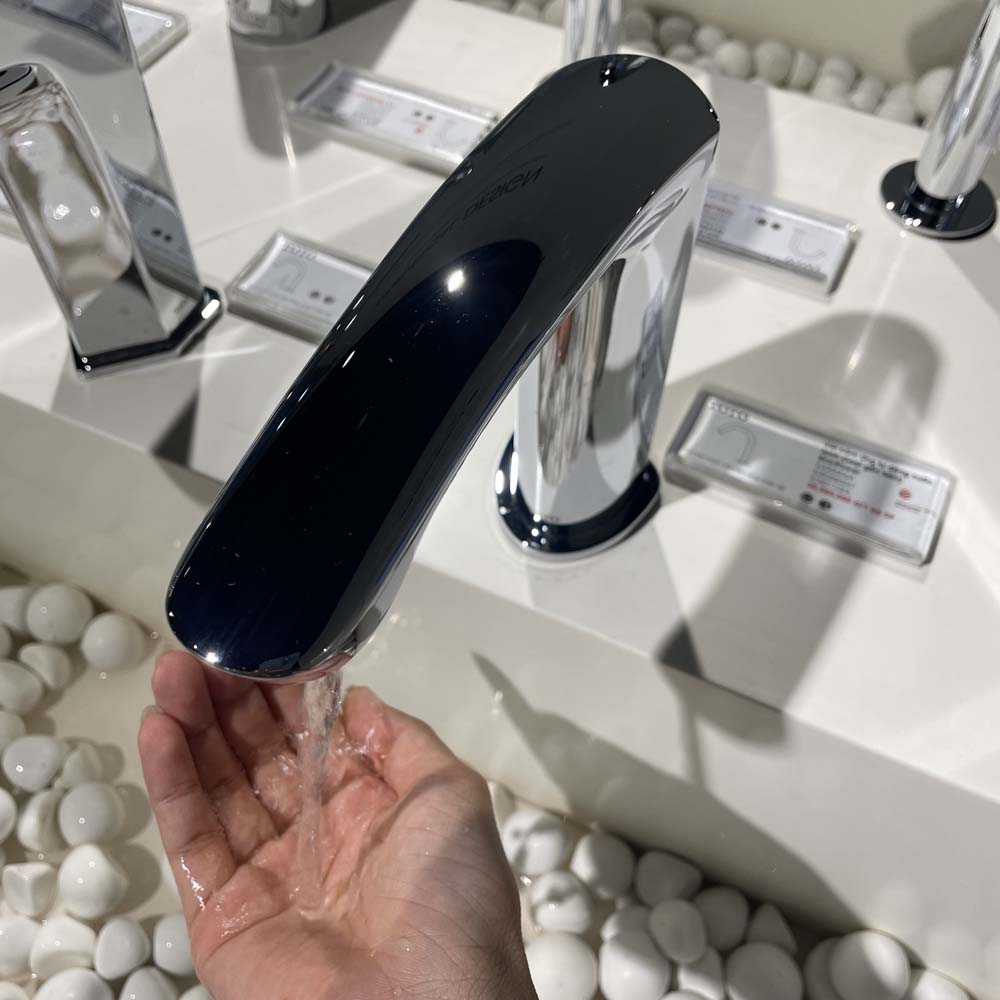 Vòi lavabo cảm ứng TOTO TLE22006A - 6