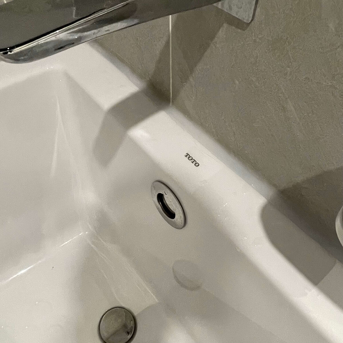 Bồn tắm yếm TOTO PAY1525VC#W TVBF411 nhựa 1m5 gồm bộ xả thải - 7