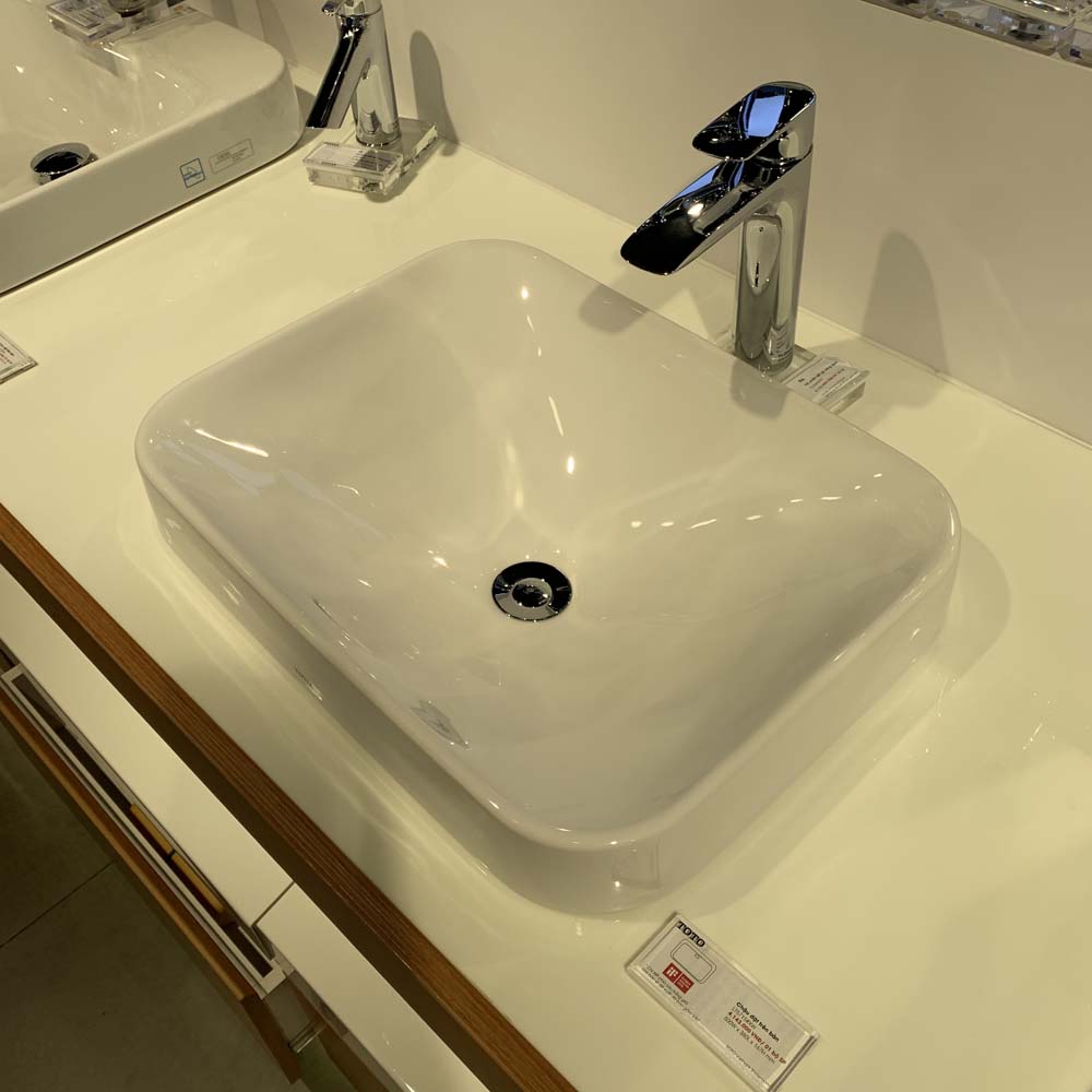 Chậu rửa lavabo đặt bàn TOTO LT5715 - 10