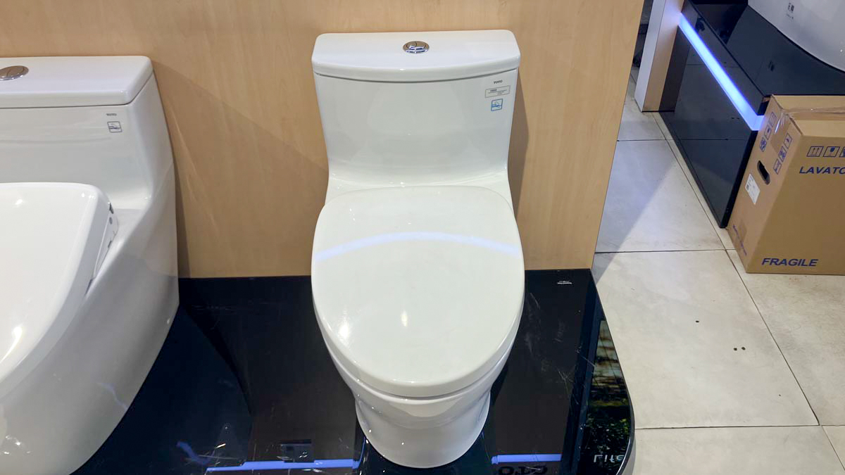 Bồn cầu 1 khối TOTO MS885DT3 nắp đóng êm TC385VS - 5