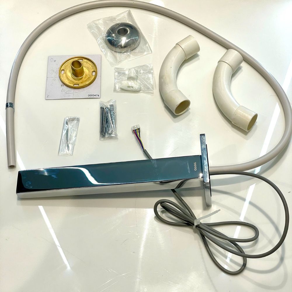Vòi lavabo cảm ứng gắn tường TOTO TLE25010A - 7