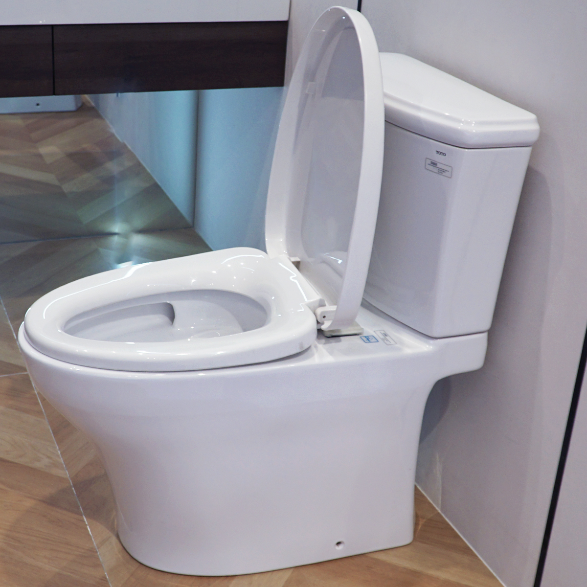 Bồn cầu 2 khối TOTO CS986GT3 nắp đóng êm TC385VS - 5