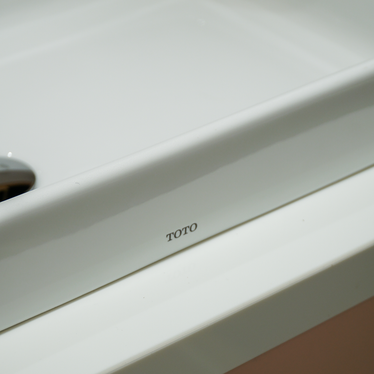 Chậu rửa lavabo đặt bàn TOTO LT1717 - 15