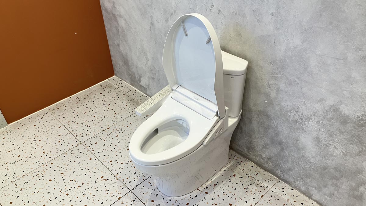 Bồn cầu TOTO CS838DW16 2 khối nắp điện tử Washlet C2 TCF23410AAA - 8