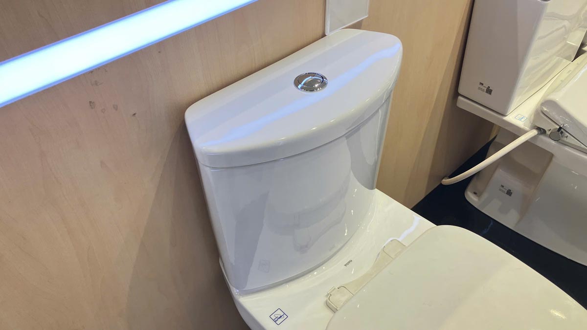 Bồn cầu 2 khối TOTO CS838DT3 nắp đóng êm TC385VS - 11