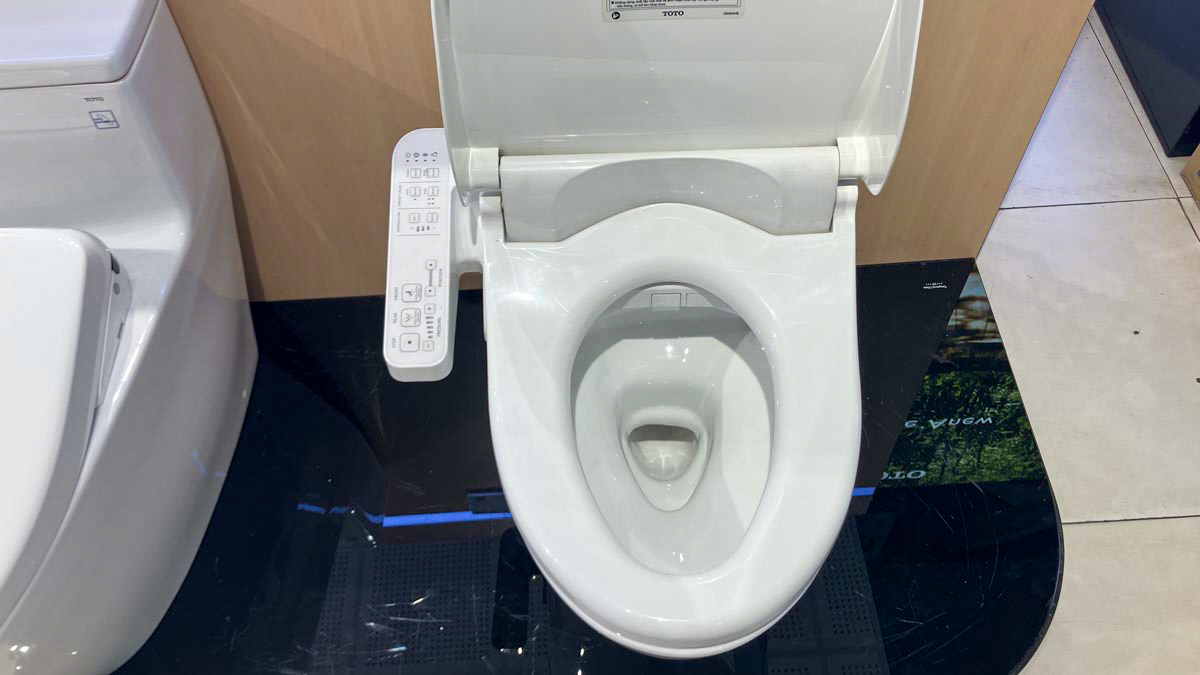 Bồn cầu TOTO CS986GW18 2 khối nắp điện tử TCF23710AAA Washlet C2 cơ bản - 10