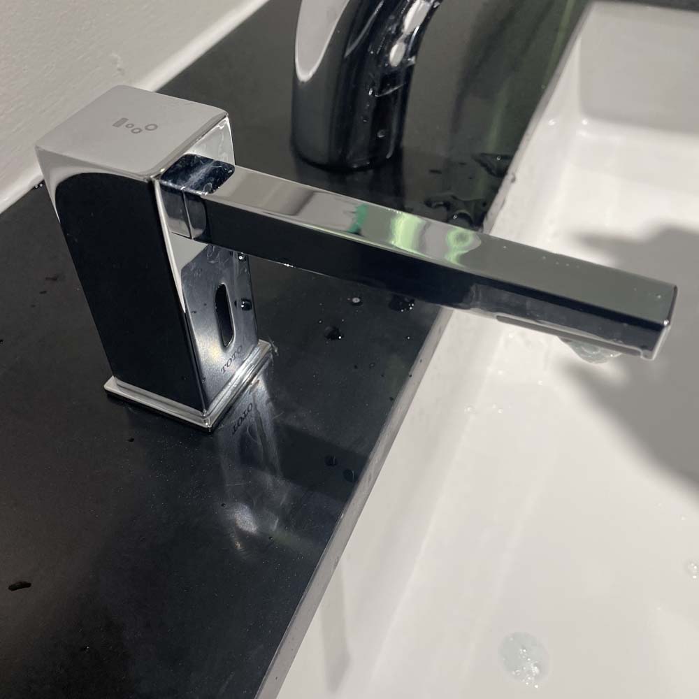 Vòi xịt xà phòng tự động TOTO TLK08001G - 2