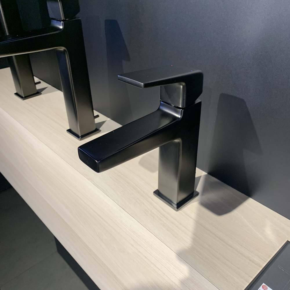 Vòi lavabo nóng lạnh GB TOTO TLG10301V - 4