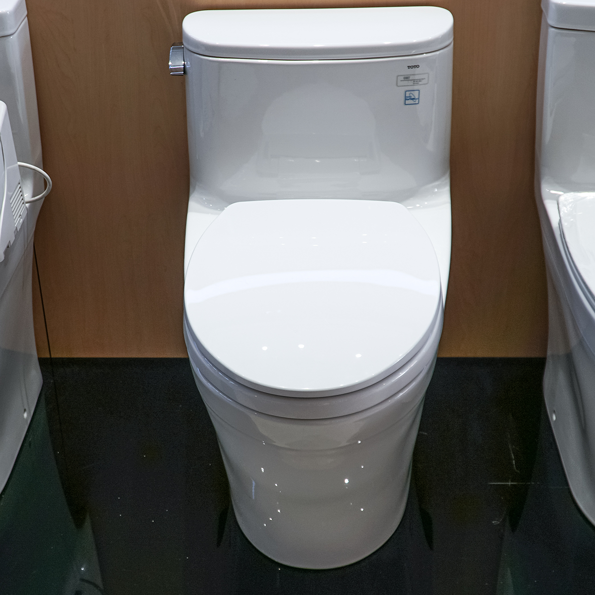 Bồn cầu 1 khối TOTO MS887RT2 nắp đóng êm TC393VS - 2