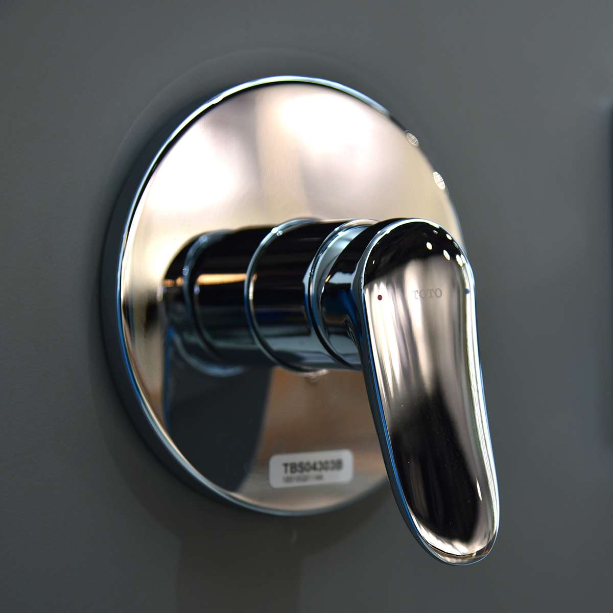 Van gật gù điều chỉnh nóng lạnh TOTO TBS04303B - 3