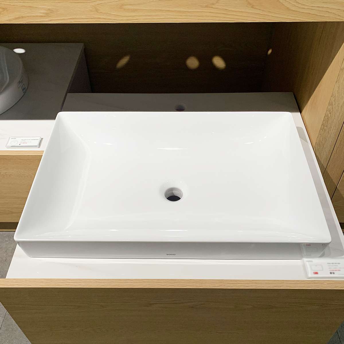 Chậu lavabo đặt bàn TOTO LT4716G19#XW (LT4716G19XW) trắng bóng vành mỏng Linear Ceram - 5