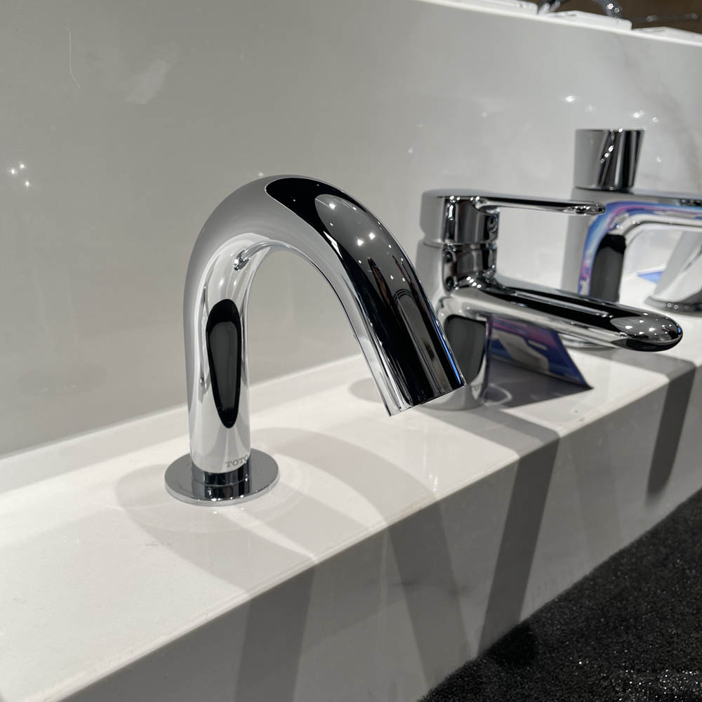 Vòi xịt xà phòng tự động TOTO TLK09001G - 3