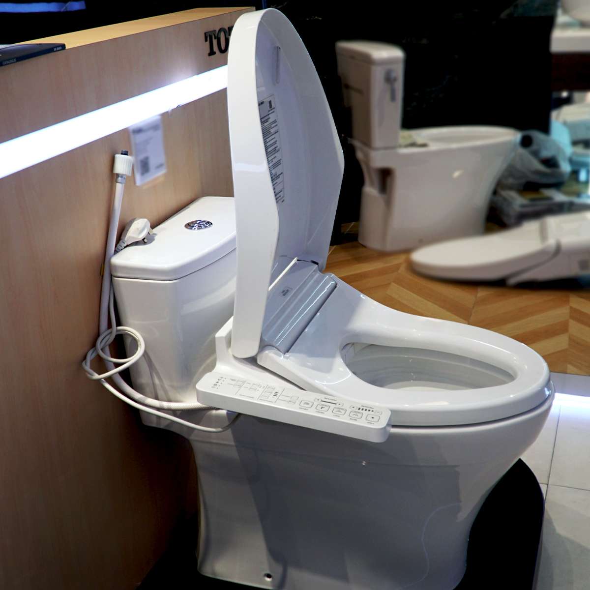Bồn cầu TOTO MS885DW16 1 khối nắp điện tử Washlet C2 TCF23410AAA - 8