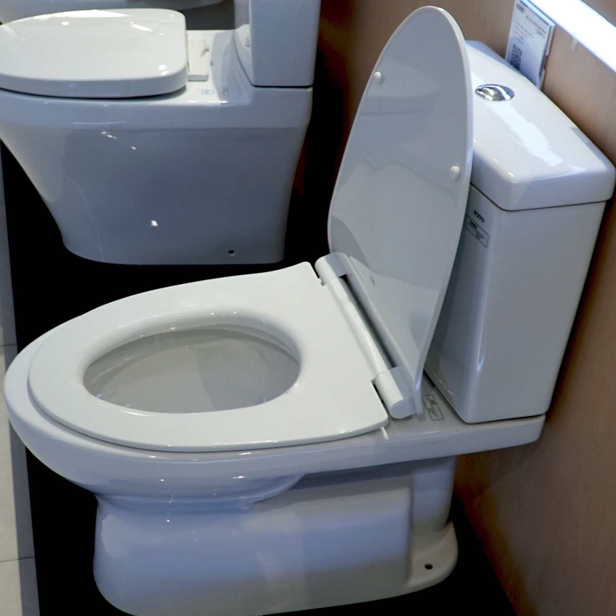 Bồn cầu 2 khối TOTO CS320DRT8 nắp đóng êm TC600VS - 4