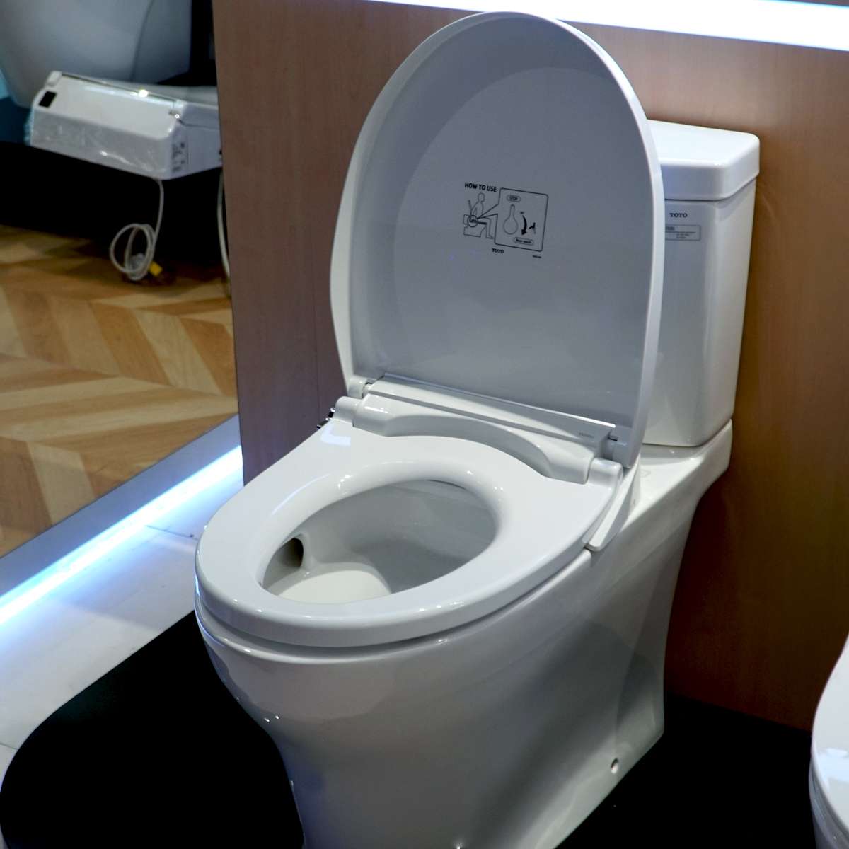Bồn cầu 2 khối TOTO CS769DRT2 nắp đóng êm TC393VS - 11
