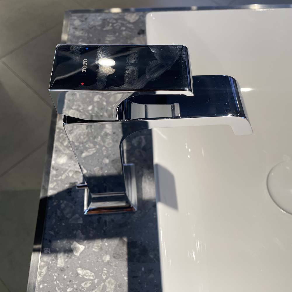 Vòi lavabo nóng lạnh GC TOTO TLG08303V - 3
