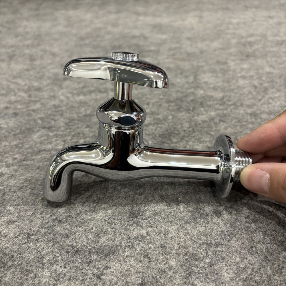 Vòi nước lạnh gắn tường TOTO T23B13 - 5