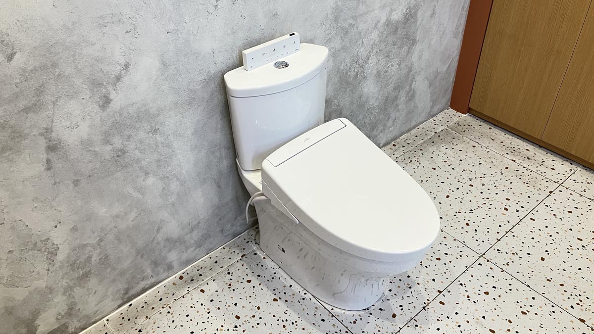 Bồn cầu TOTO CS838DW25 2 khối nắp điện tử Washlet S5 TCF34461GAA - 2